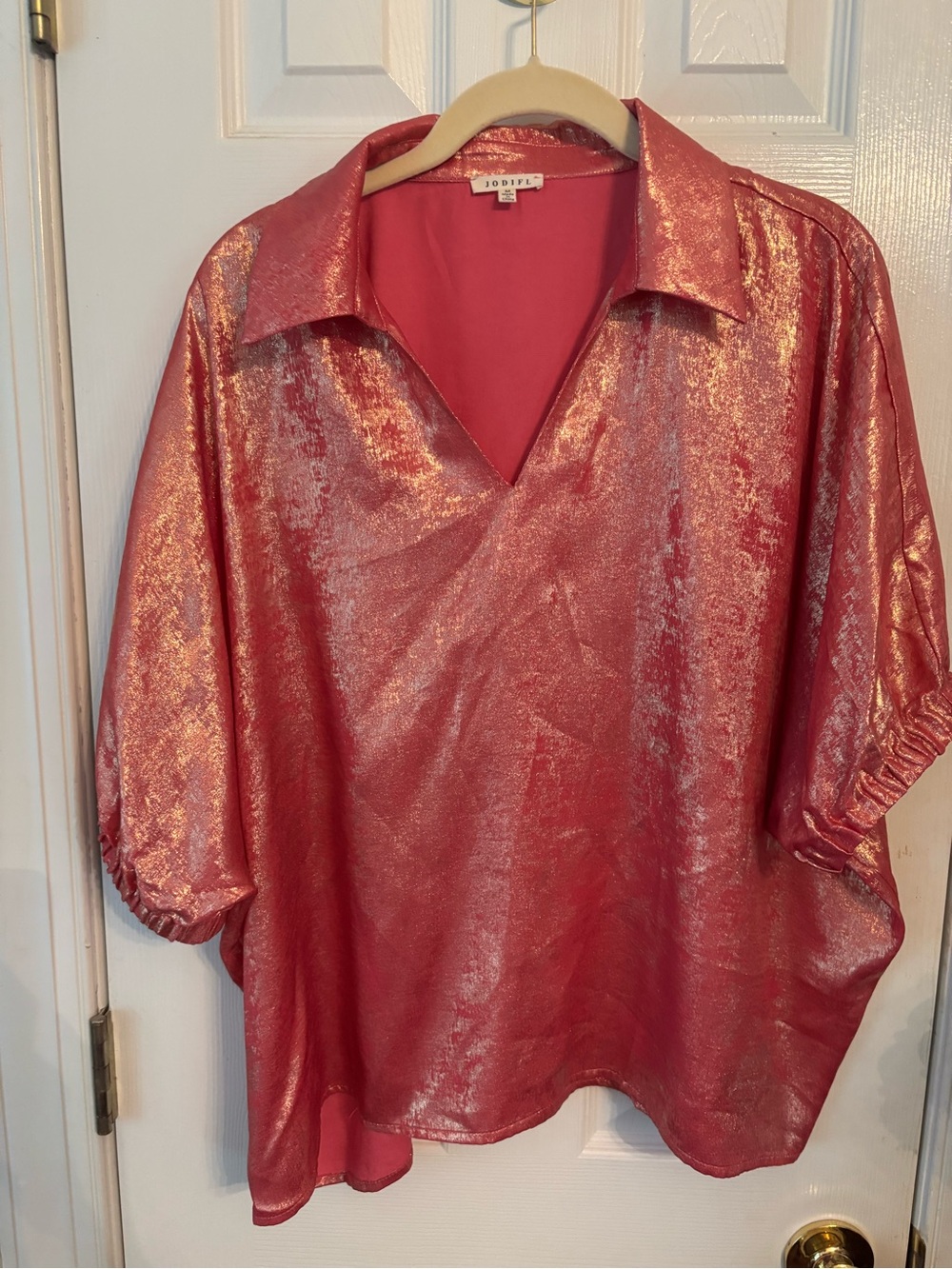 JODIFL Shimmery Rose Metallic V-Neck Collared Blouse